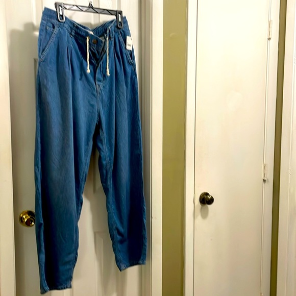 Free People 100% lightweight cotton denim pants size XL. NWT - Picture 1 of 8